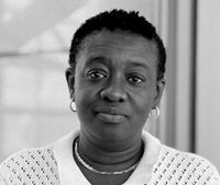 Isabelle Adjahi, Cadre en communications stratégiques